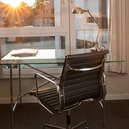 Logis First Class Business Suites Renningen Esterno foto