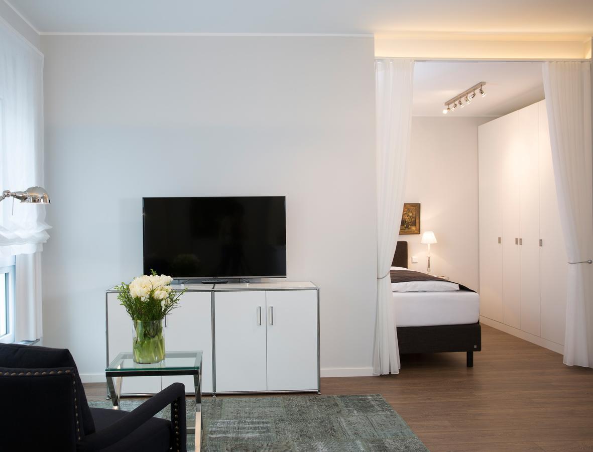 Logis First Class Business Suites Renningen Esterno foto